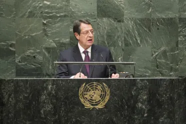 Portrait de (titres de civilité + nom) Son Excellence Nicos Anastasiades (Président), Chypre Portrait de (titres de civilité + nom) Son Excellence Nicos Anastasiades (Président), Chypre